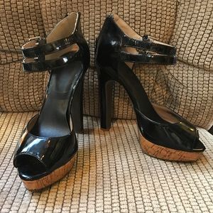 Jessica Simpson black patent leather and cork shoe